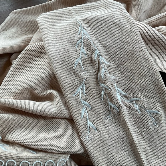 Finity Tan Embroidered Cardigan Sweater M Neutral Nude Lightweight - Picture 8 of 10